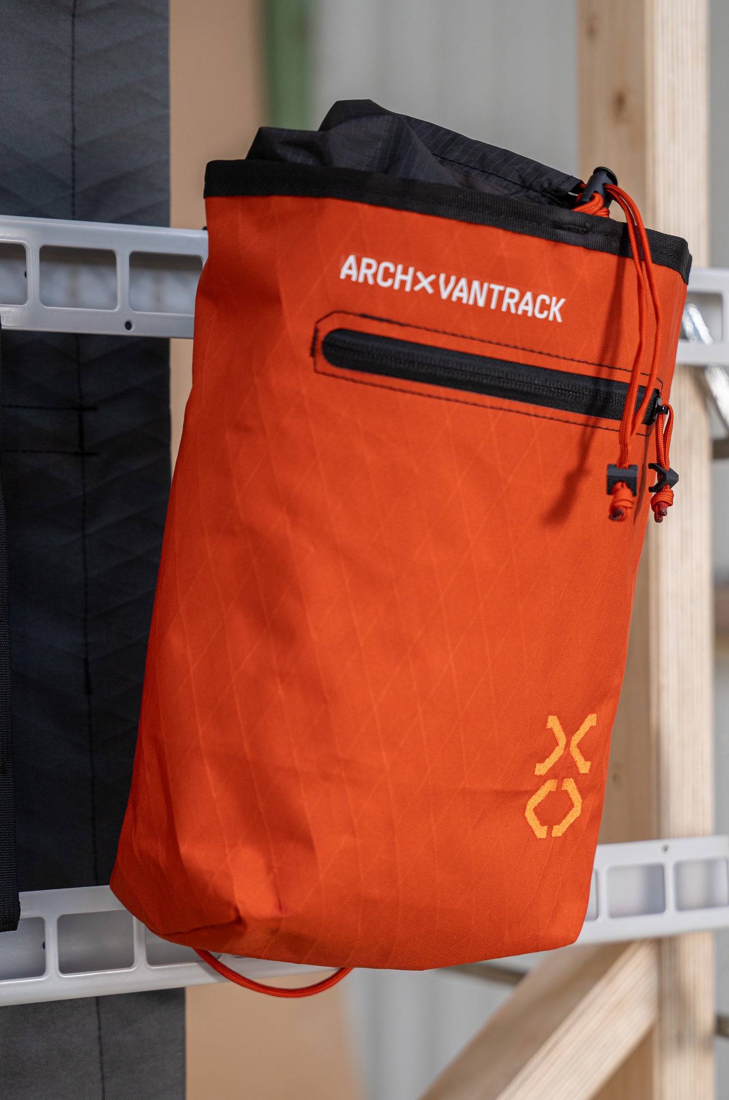THROW VANPACKING BAG - ARCH X VANTRACK